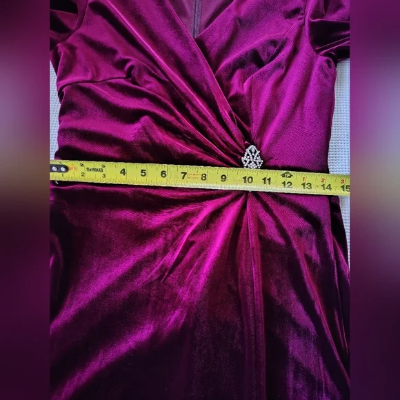R & M Richards Elegant Magenta Velvet Evening Gown Size 6 - Picture 7 of 9